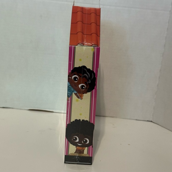 Disney Doorables Encanto 9 Exclusive Figures - Picture 2 of 8